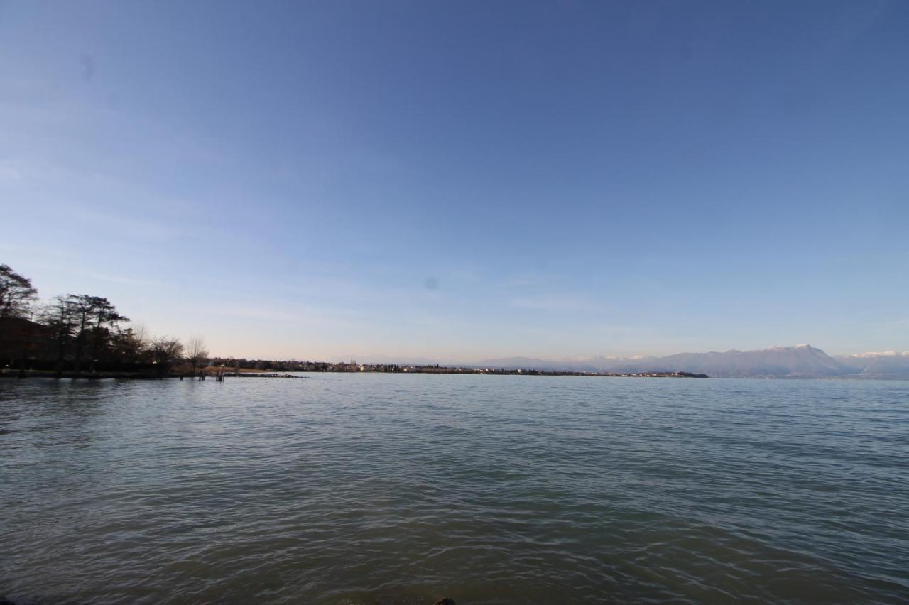 Apartamento Haus Martina Desenzano del Garda Exterior foto