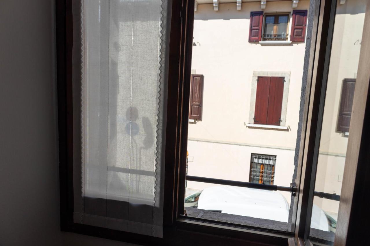 Apartamento Haus Martina Desenzano del Garda Exterior foto